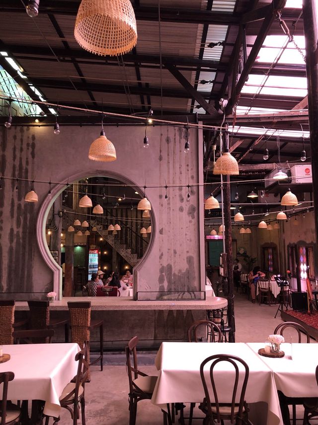 โรงปี๊บ คาเฟ่บรรยากาศคลาสสิคที่ปัตตานี