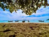 หาดราไวย์ ในวันพักผ่อน