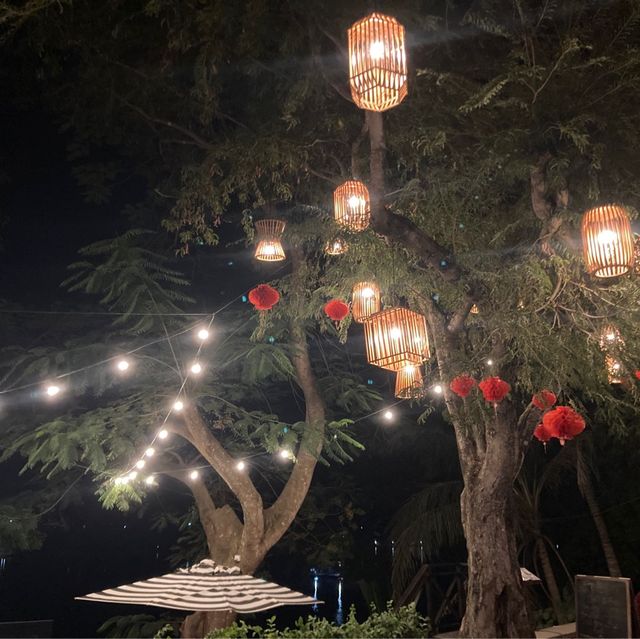 ルアンバパーンの夜の定番スポットLuang Prabang Night Market