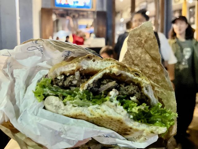 CNN評鑑全世界最好吃的漢堡｜Fergburger, 還有Fergbaker, ice cream
