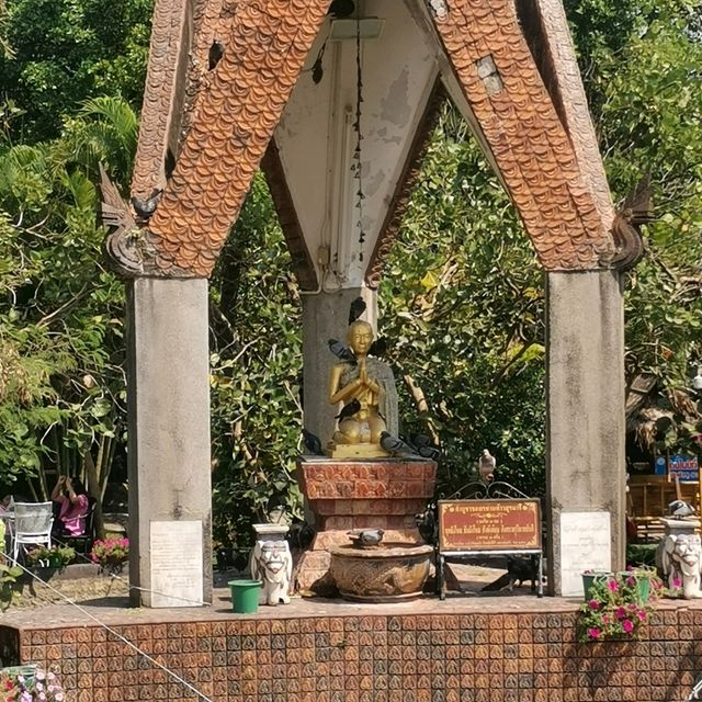 ไหว้อัฐิย่าโมที่วัดศาลาลอย โคราช