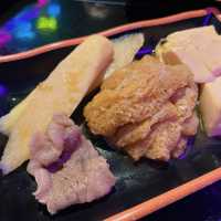 呢間餐廳性價比極高,有齊雞煲、烤魚及火鍋,食物選擇夠晒多元化~
