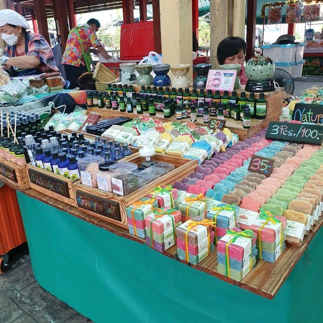 ตลาดน้ำตลิ่งชัน ตลาดน้ำในเมืองกรุง