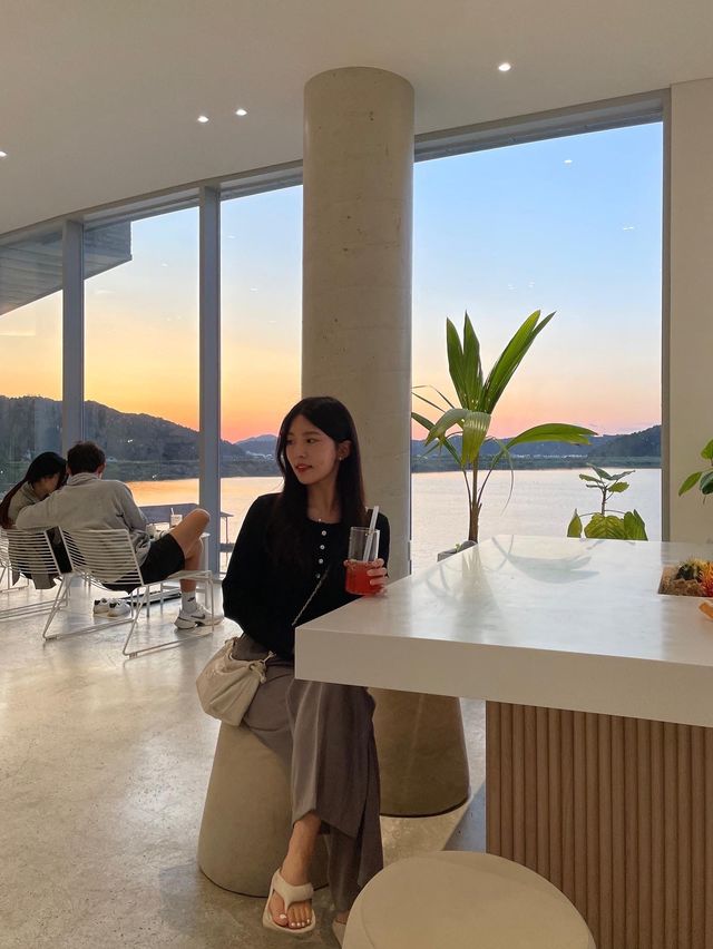 노을과 인생샷을 찍을 수 있는 곳🧡