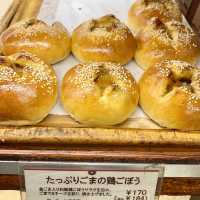 【大阪・梅田】イートインもできる老舗パン屋さん