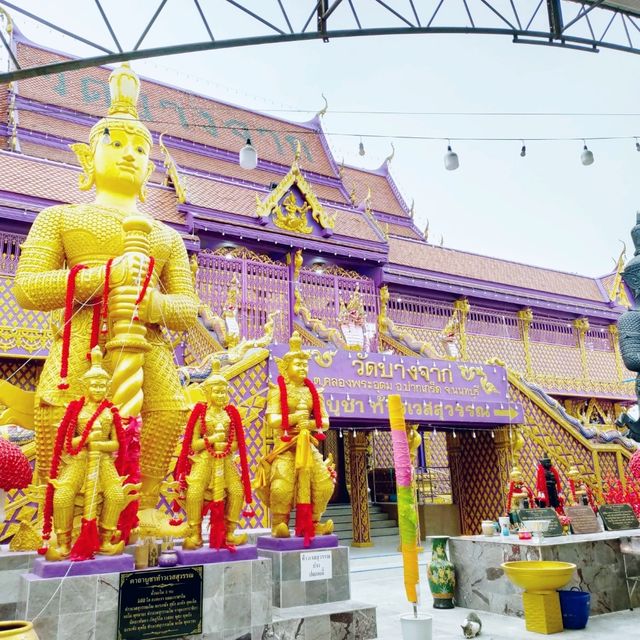 ท้าวเวสสุวรรณวัดบางจากนนทบุรี