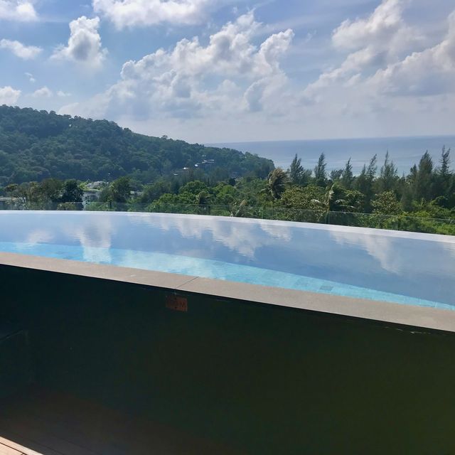 Crest Resort & Pool Villas