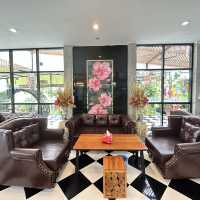 คาเฟ่ลับ กลางหนองตะพอง 