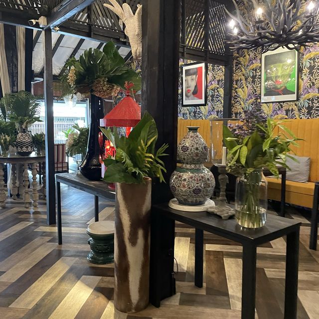 Woo Cafe Art and Gallery 