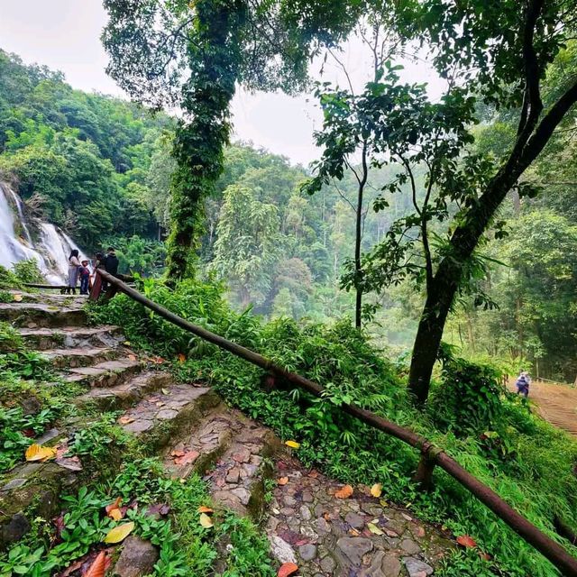 🌈 Rainbows & Waterfalls in Chiang Mai 🌈 Rainbows & Waterfalls in Chiang Mai
