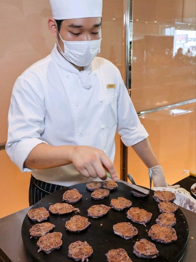 grand weekend buffet ไลน์บุฟเฟ่ต์เยอะมาก