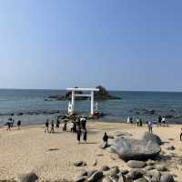 日本福岡「夫婦岩」：象徵愛情與圓滿的神聖景點