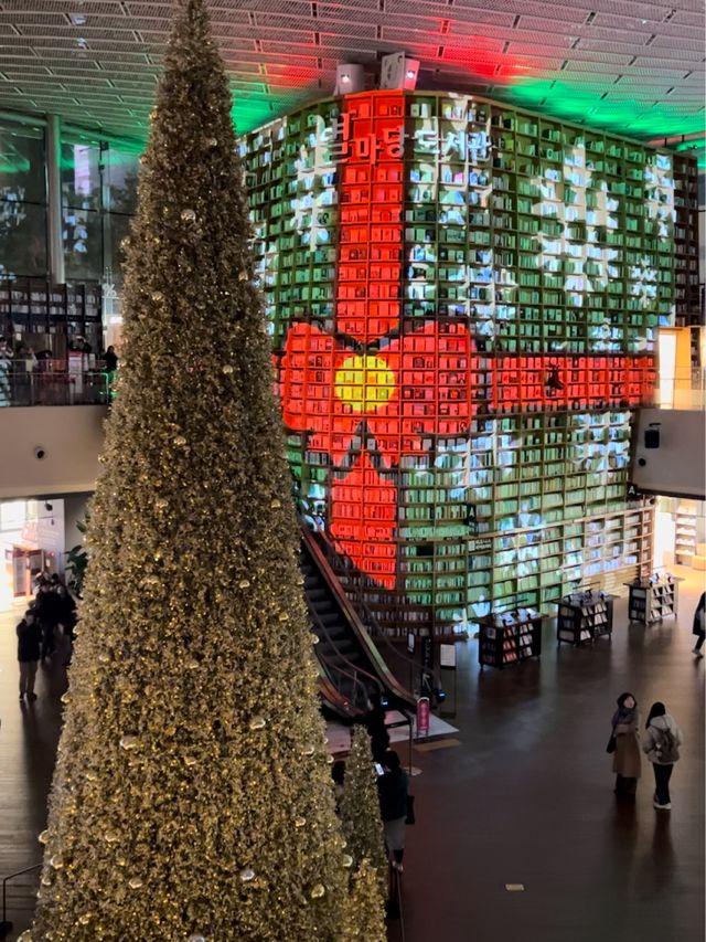 韓国/ソウル【COEX】ビョルマダン図書館×クリスマス2023