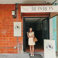 คาเฟ่ฟีลวินเทจย่านเจริญกรุง Ron Ron Slow Bar 