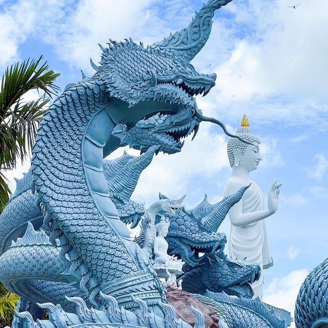 วัดไตรสามัคคี (เกาะนาคเมืองบาดาล)