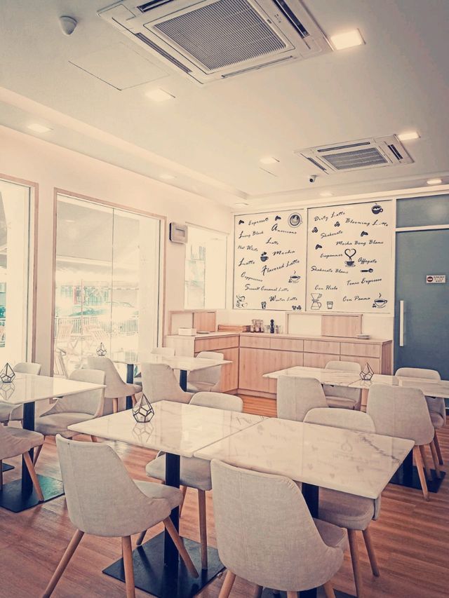Shimmer Shine Cafe