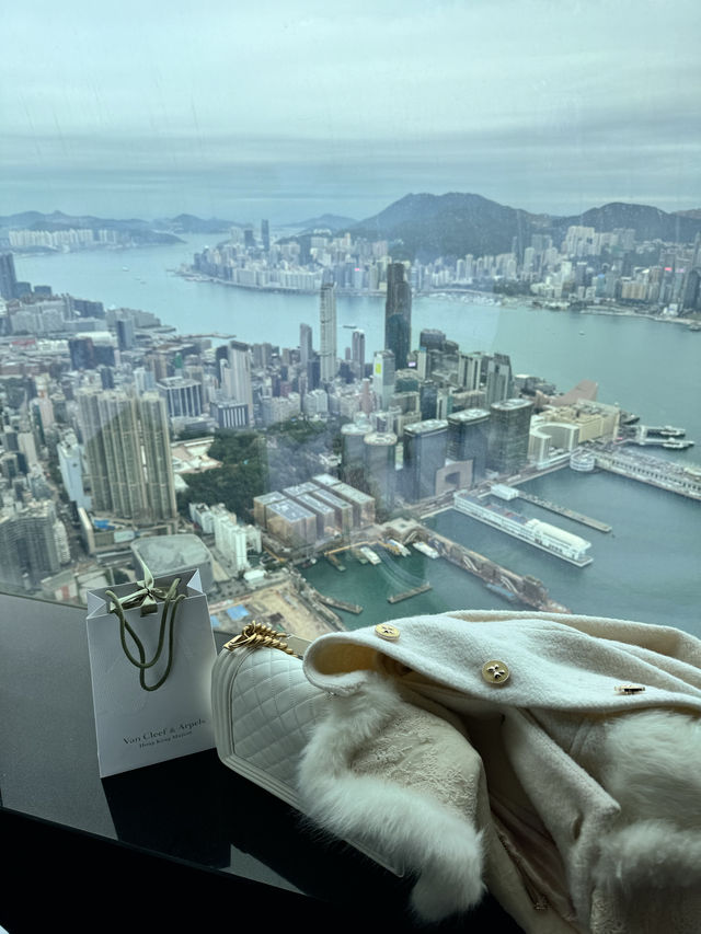 「麗思卡爾頓酒店」- 美酒佳餚、優質服務、維港美景，非凡體驗