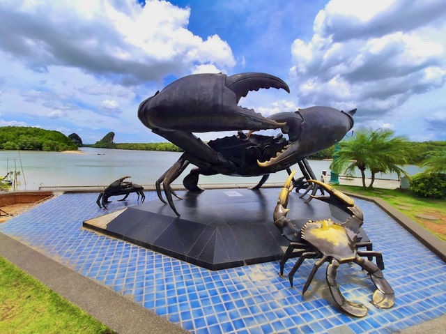 The Mud Crabs Sculpture