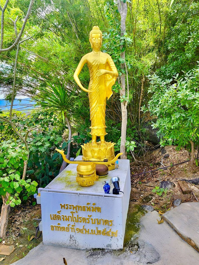 Wat Khao Sanam Chai