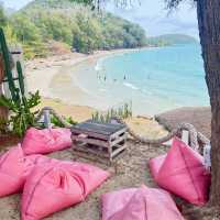 Cave Beach Clubคาเฟ่ที่มีคลื่นฮีลใจ