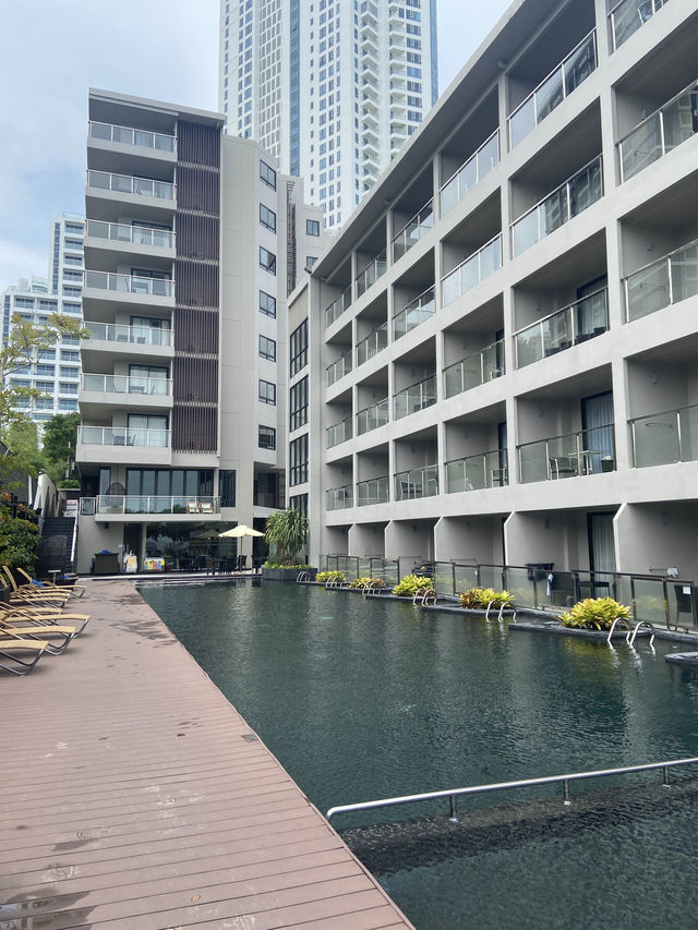 Golden Tulip Pattaya Beach Resort