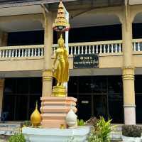 「美麗寺院」Wat Sanamchai