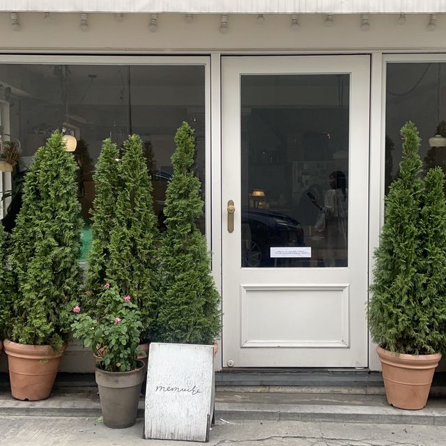 テルンイック駅にあるご飯屋さんmemoira메모아🤎