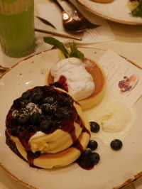 𖤣𖤥元朗Cafe｜鮮艷色彩的甜品和主食