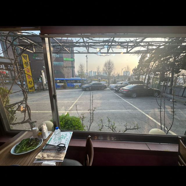 송도 유원지의 오랜 외식 명소인 <명문숯불갈비>