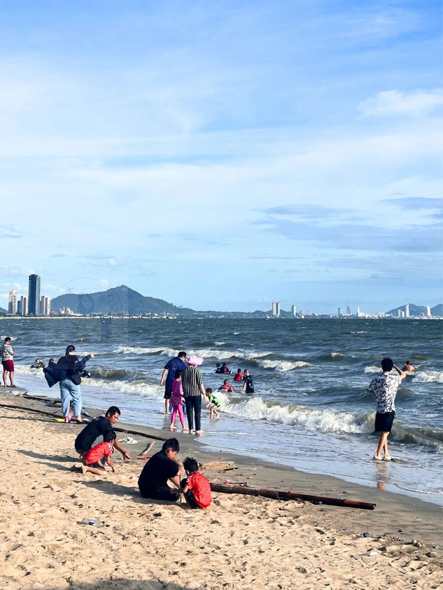 🏖 นั่งชิวๆ ที่ ชายหาดบางแสน