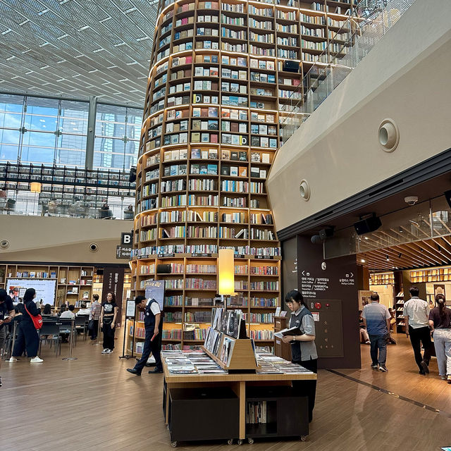 코엑스 유명 관광지 도서관💛