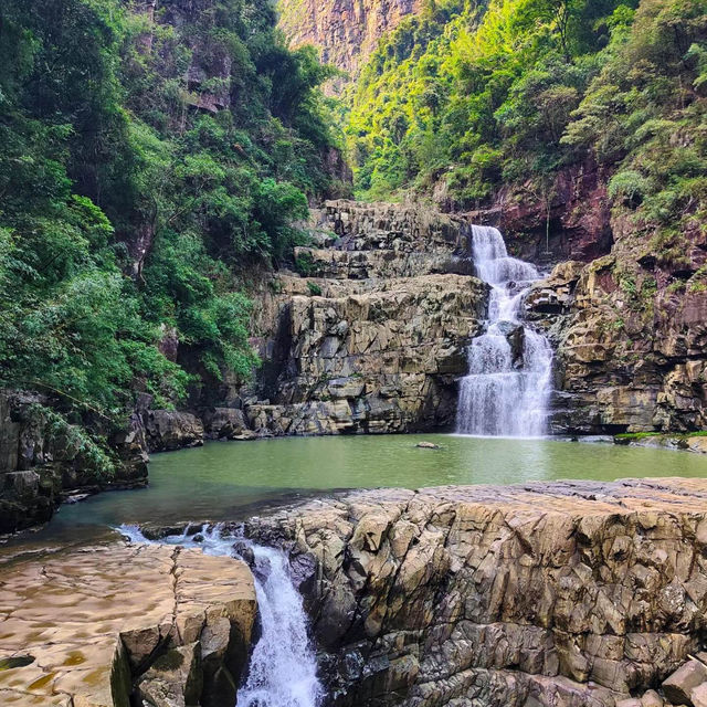 【8月好去處】紅梅谷瀑布~享受清新氣息!🏞️🍃 【8月好去處】紅梅谷瀑布~享受清新氣息!🏞️🍃