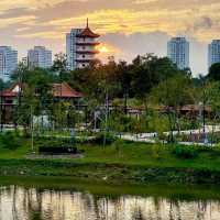 Explore Dragon Boat Adventures near Singapore’s Jurong Lake!