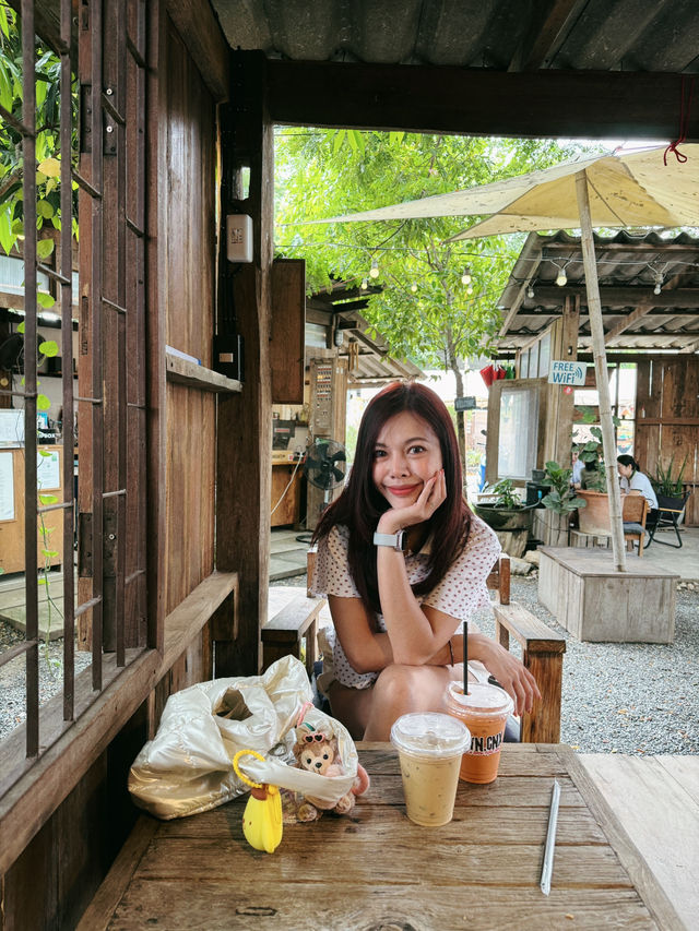 SWN.Cnx คาเฟ่ลับ ใต้ต้นฉาฉา หางดงเชียงใหม่ 🥤