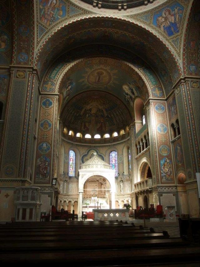 Votive Church โบสถ์ใหญ่กลางเมืองแซแกด