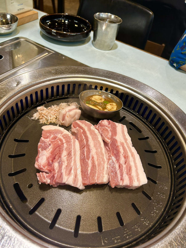 【釜山グルメ】韓国の大人気サムギョプサル専門店🐷