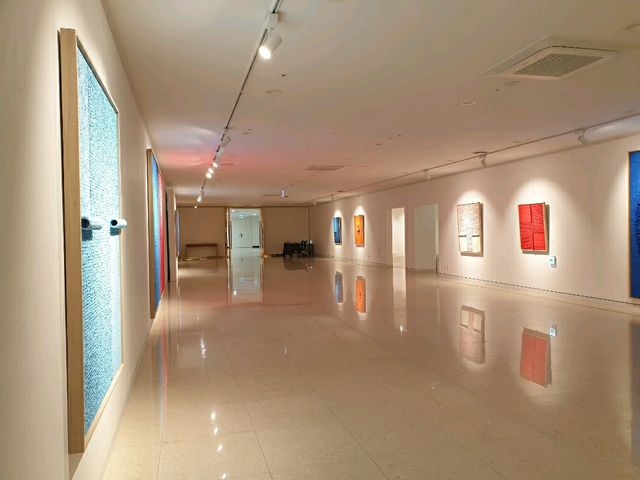 겹겹이, 겹겹이, 쓰윽 🖼 <이희돈 기획초대전>