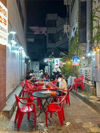 ร้านอาหารริมถนนที่ต้องไปในแทจอน