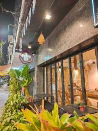 Swing Bar บาร์ลับย่านเสาชิงช้า