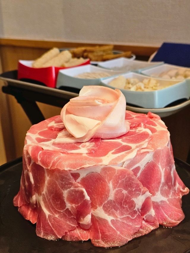 🍲台灣人氣爆紅排隊火鍋～肉多多