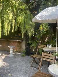 คาเฟ่บรรยากาศดี ถ่ายรูปสวย ที่ Row Hou8e Cafe