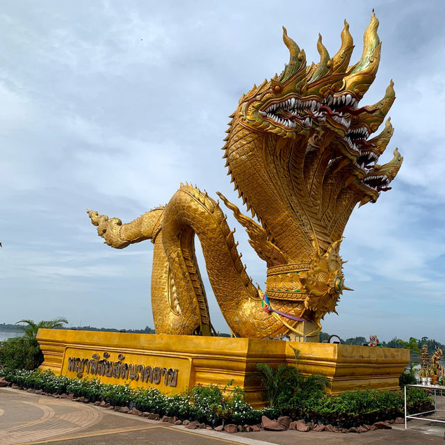 ลานนาคาเบิกฟ้า
