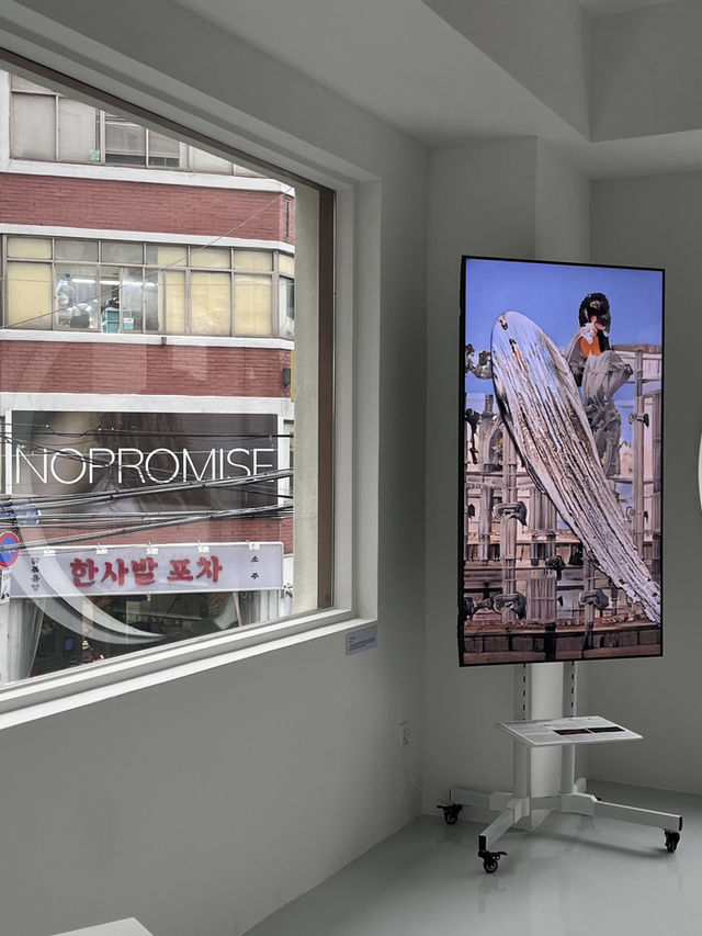 무료 전시를 감상할 수 있는 신당 신상 카페🎨