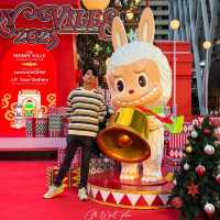 “ต้นคริสต์มาส Art Toys” 🎄  ที่สูงที่สุดในเอเชียตะ