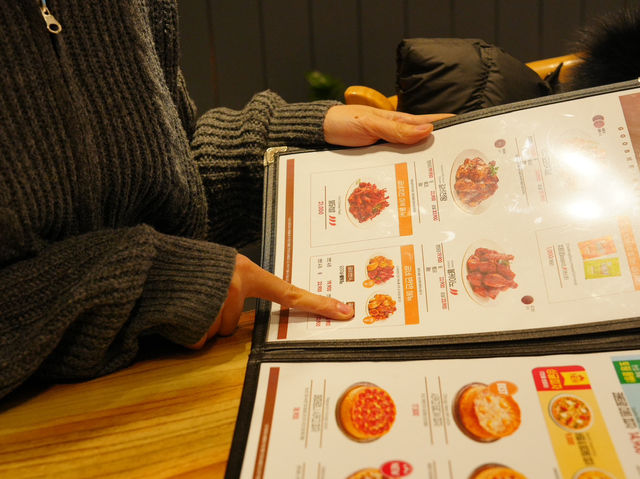 굽네치킨 완주삼례점에서 맛본 갈비천왕 반반과 시카고 피자의 환상 조합!