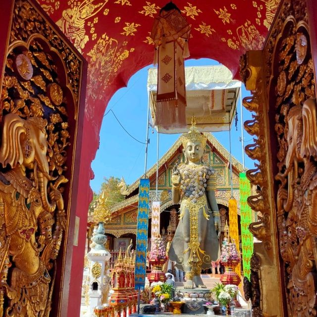 【チェンライ】奇跡のお寺 Wat Mung Muang