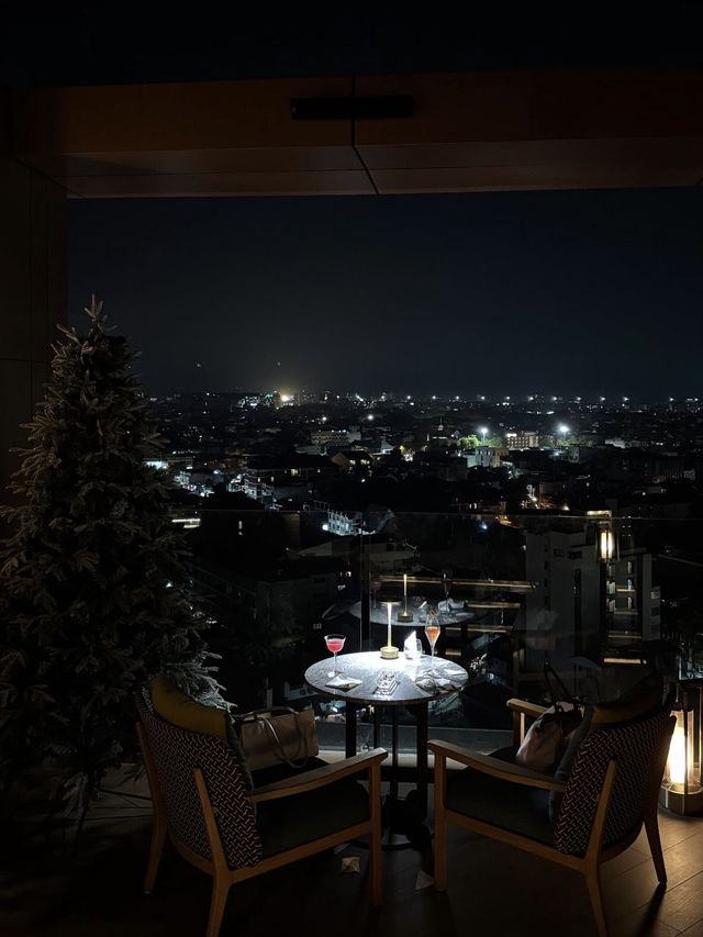 รีวิว Rooftop บนโรงแรม 5 ดาว @ HONG's Sky Bar🍷