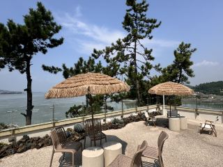 Twin Bridge Cafe with Ocean View in Jindo