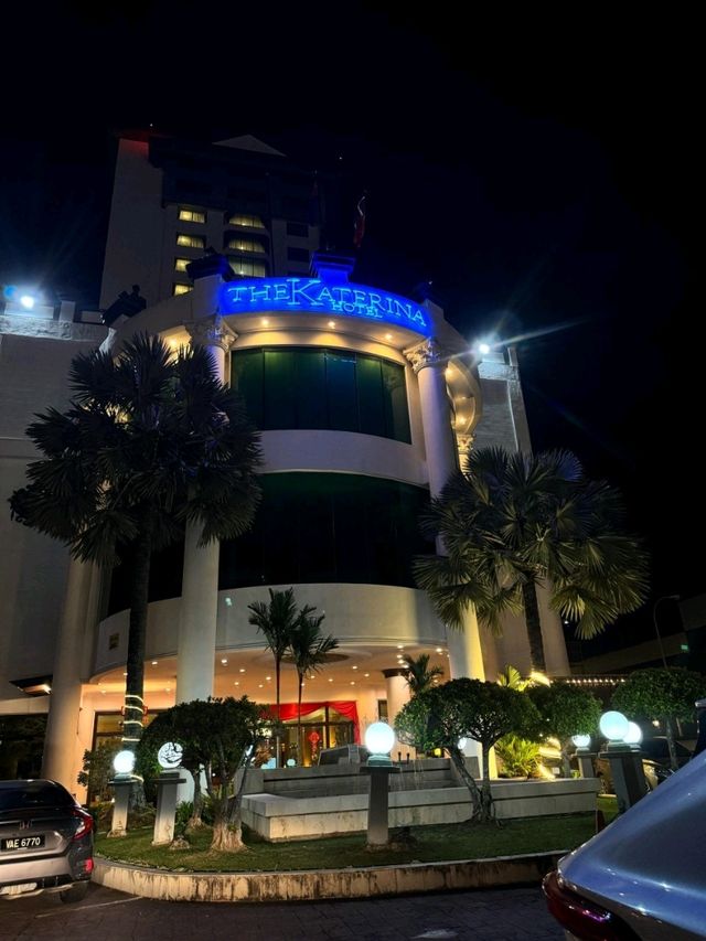 Old and classic hotel from the exterior but interior is superb