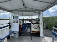 Leisurely and relaxing way to explore Kinderdijk